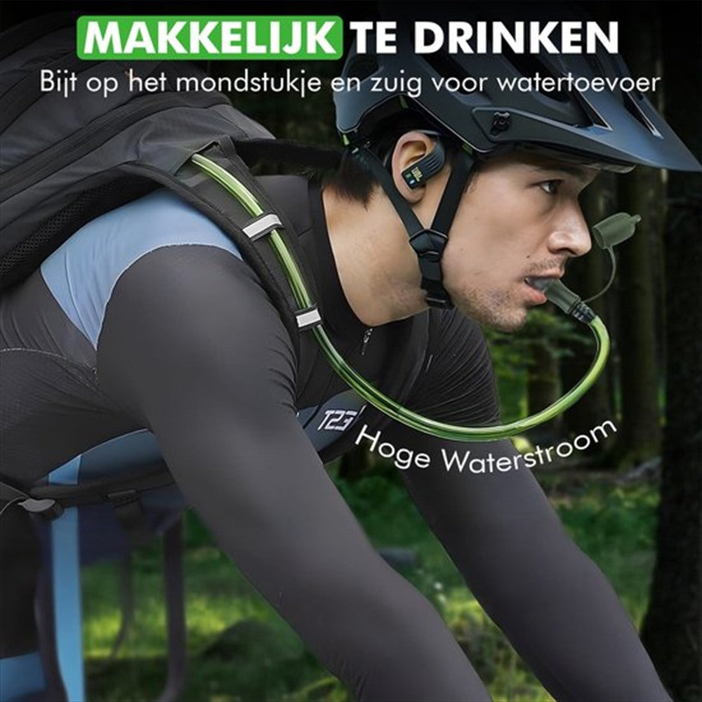 Close-up van Travelhawk waterzak kraan en afsluitdop