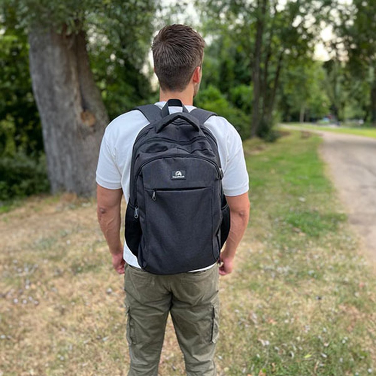 Travelhawk rugzak met ergonomisch design en externe USB-laadpoort