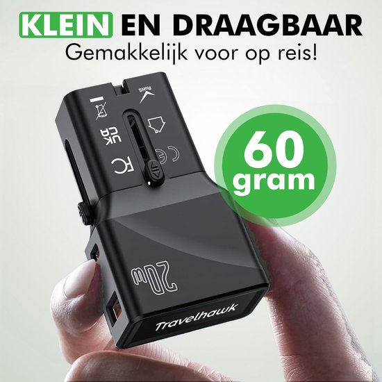 close-up van de usb-poorten op reisstekker travelhawk