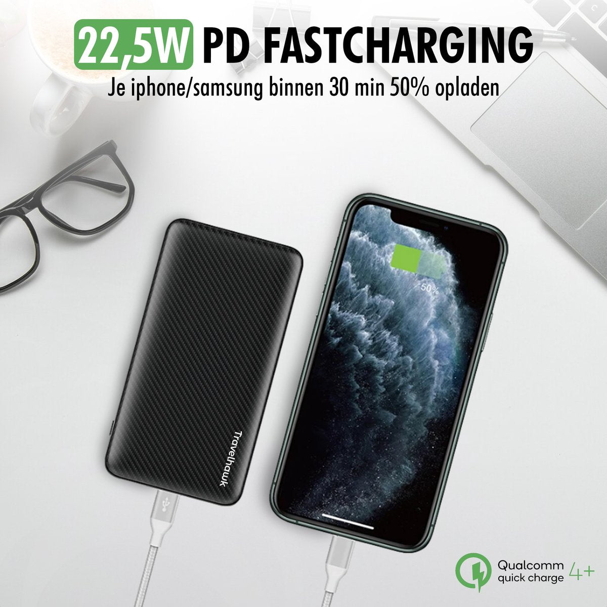 travelhawk powerbank 10.000 mAh zwart op tafel