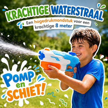 Kind speelt buiten met Travelhawk waterpistool