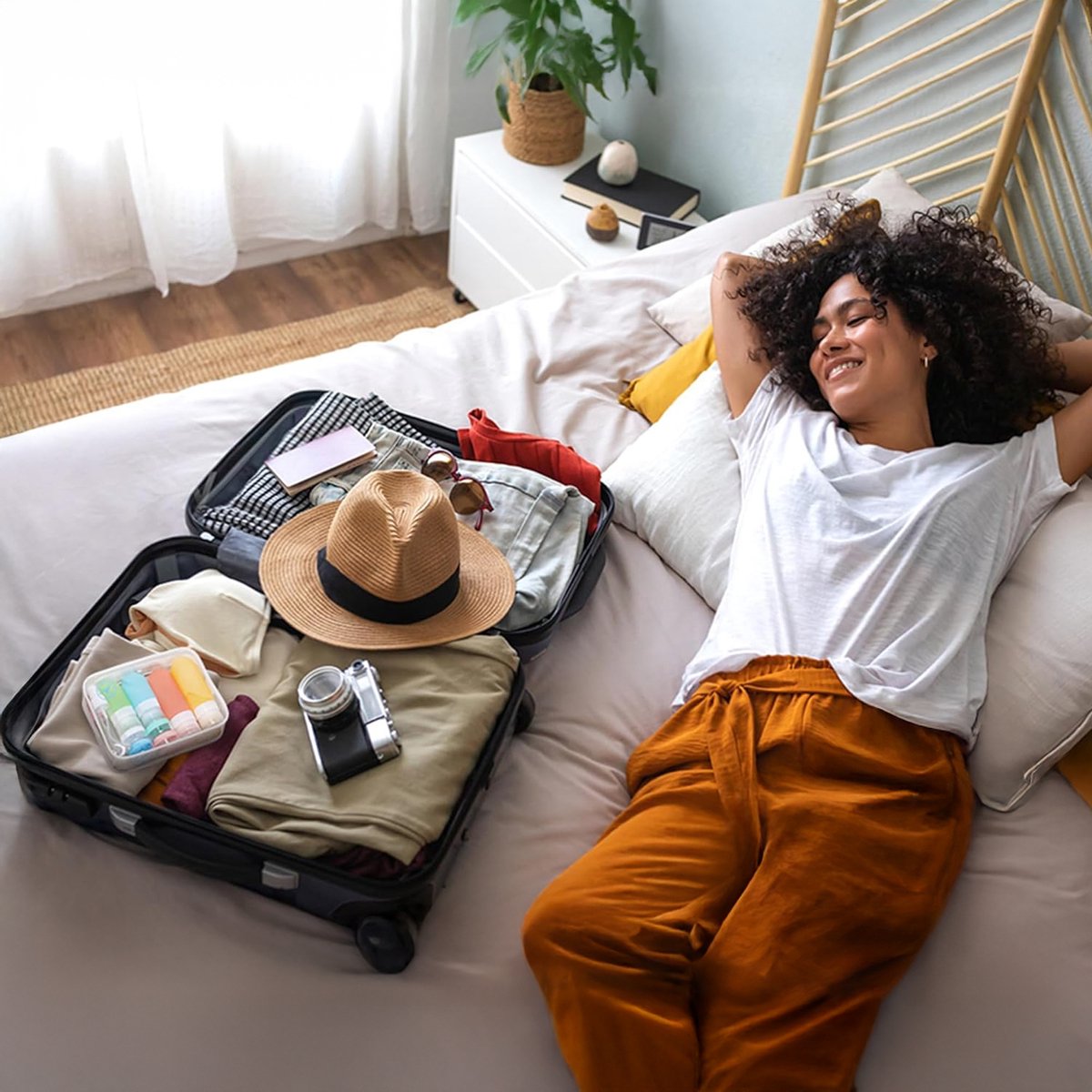 Transparante etui met Travelhawk reisflesjes erin