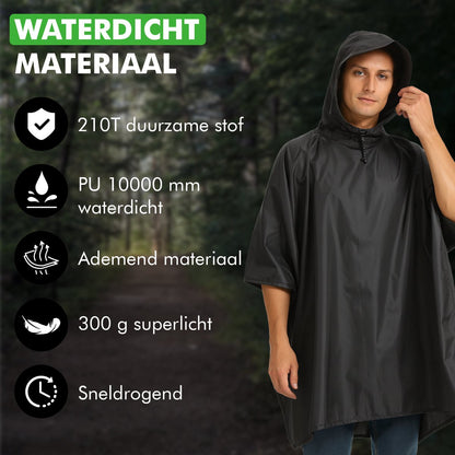 Travelhawk regenponcho gedragen tijdens regenachtig weer