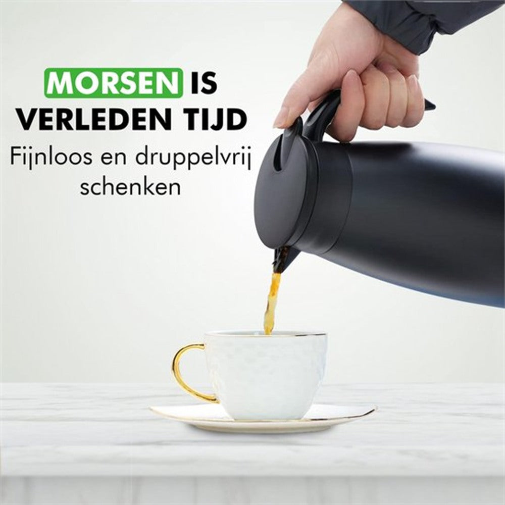 Travelhawk thermoskan in gebruik met koffie