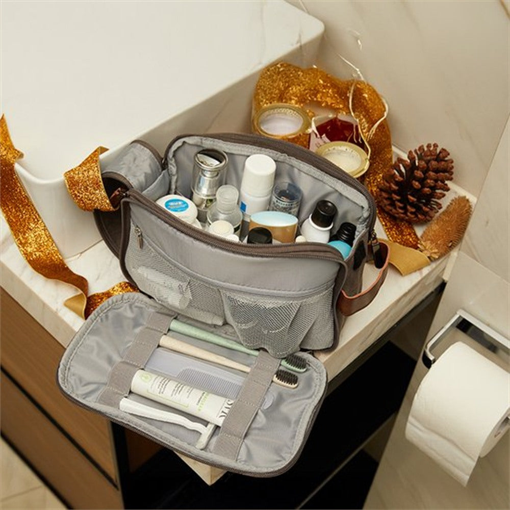 Travelhawk toilettas open met overzicht van vakken