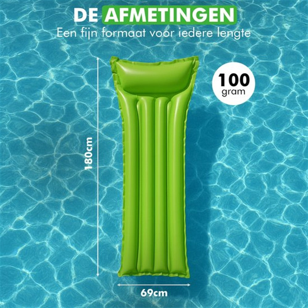 Waterluchtbed Travelhawk set liggend op wateroppervlak
