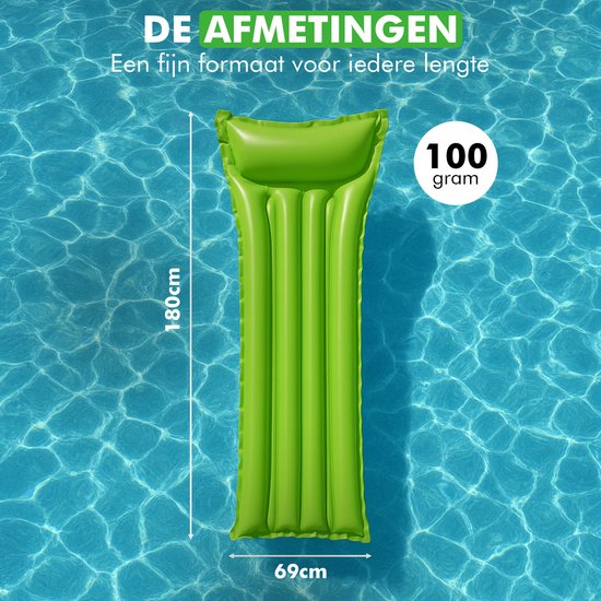 Waterluchtbed Travelhawk set liggend op wateroppervlak