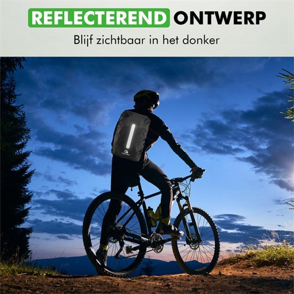 Zwarte Travelhawk regenhoes rugzak met reflecterende achterkant